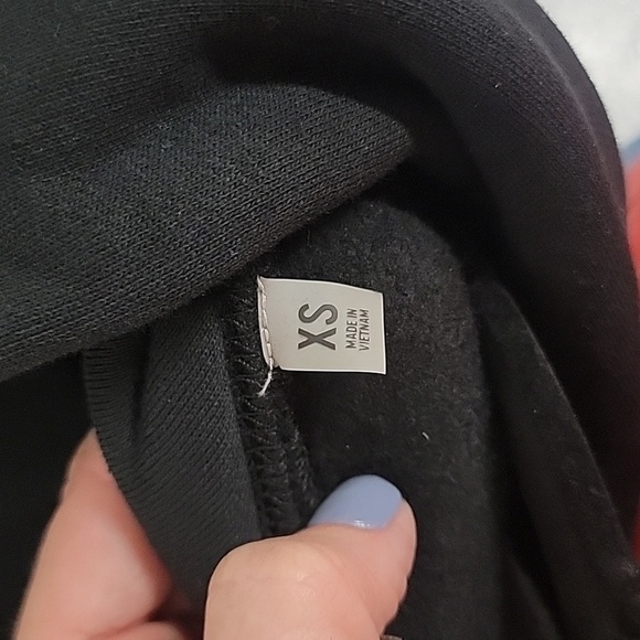 FEAR OF GOD ESSENTIALS BLACK HOODIE NWT - Picture 9 of 16